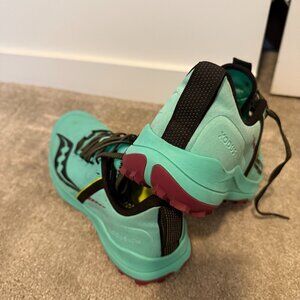 Saucony - Women's Size 8 - Trail Running Shoes - Teal green